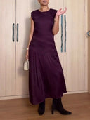 Elegant Sleeveless Pleated Midi Dress